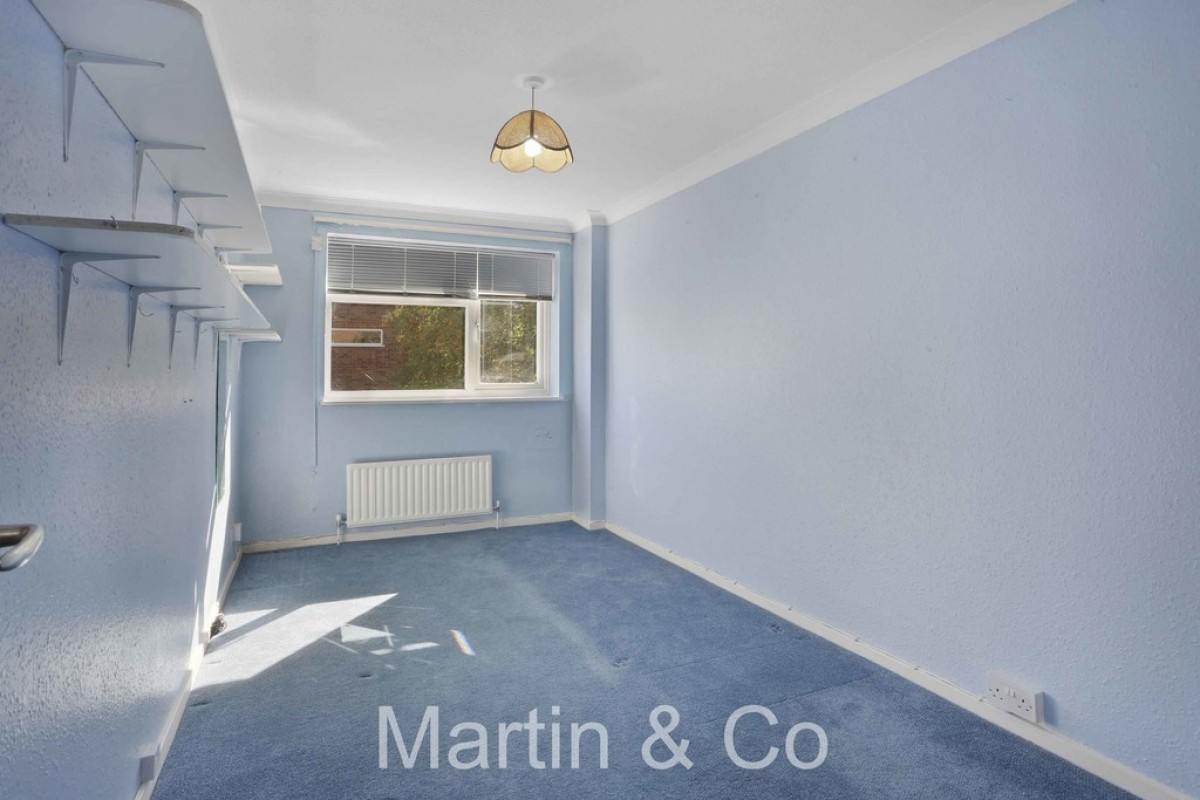 St James Road , Sutton, SM1