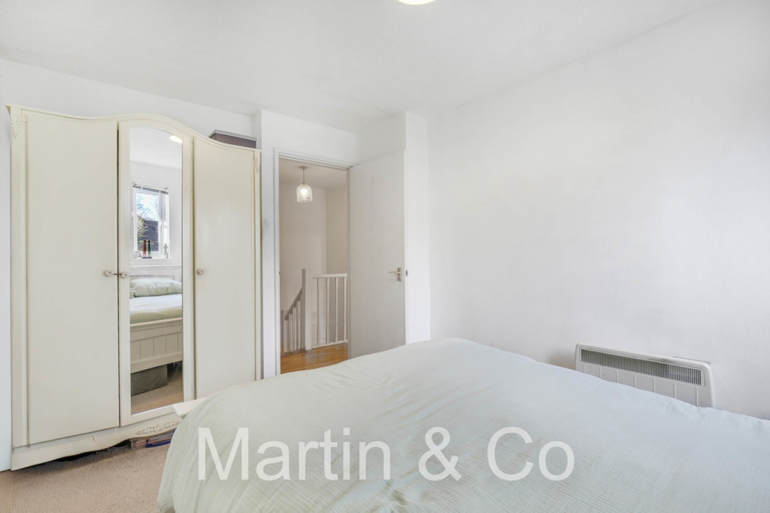 2 bedroom House for Sale Ash Road, Sutton, SM3