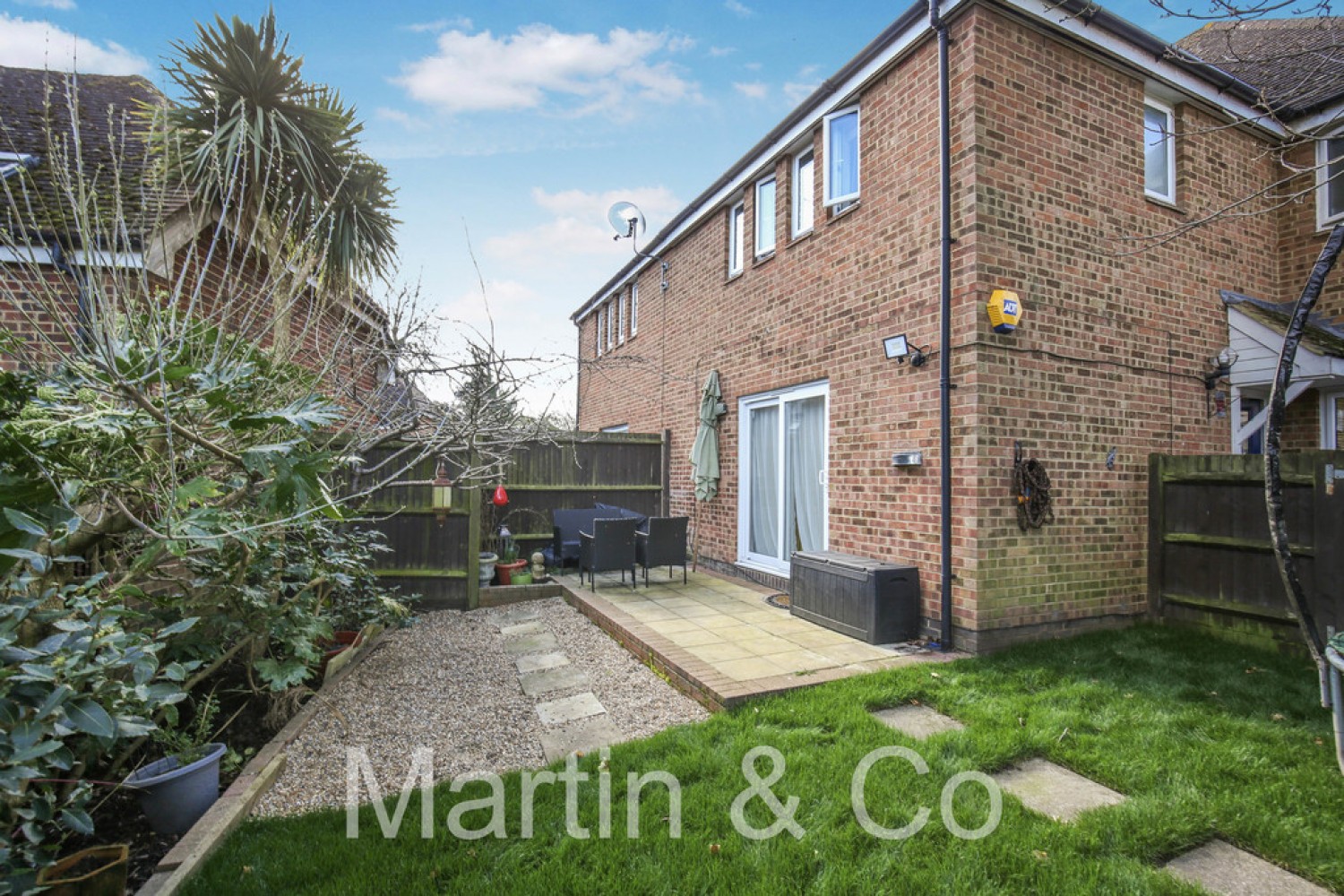 2 bedroom House for Sale Ash Road, Sutton, SM3