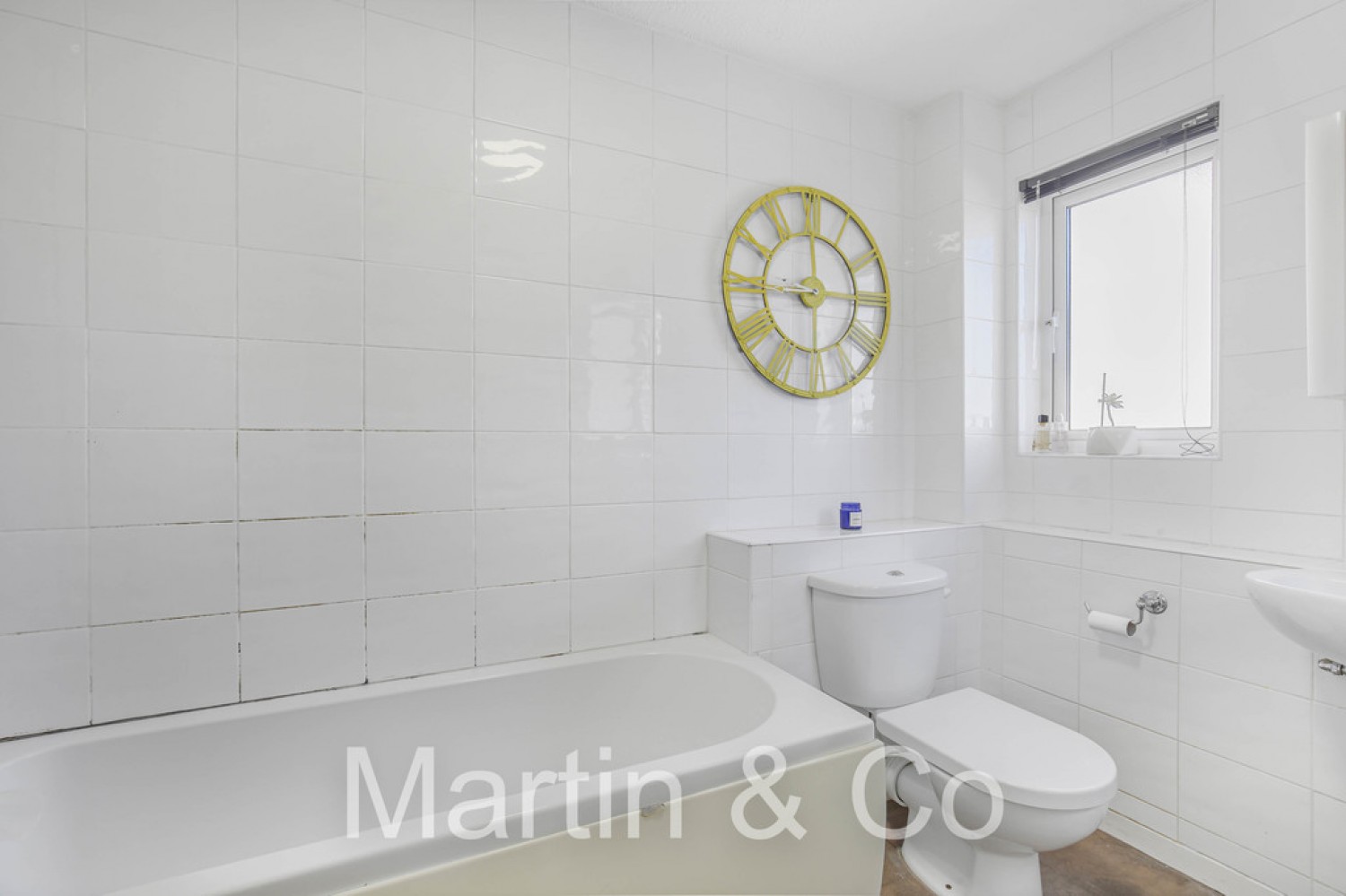 2 bedroom House for Sale Ash Road, Sutton, SM3