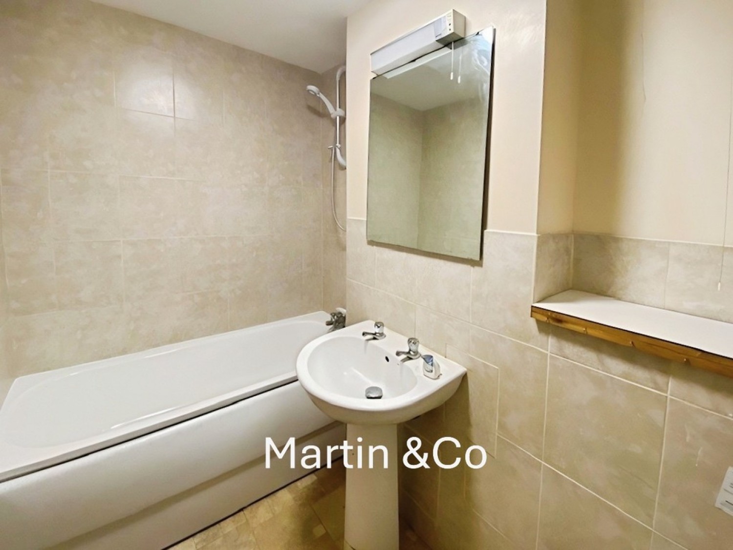 2 bedroom Flat for Sale Grove Road, Sutton, SM1