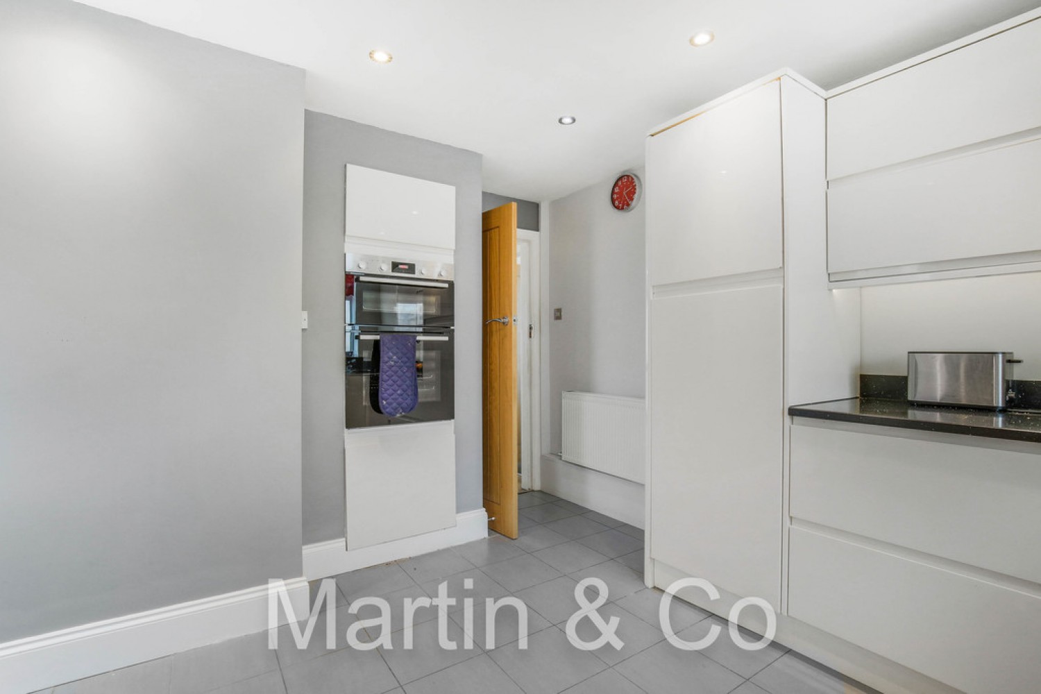 3 bedroom House for Sale Ash Road, Sutton, Cheam, SM3