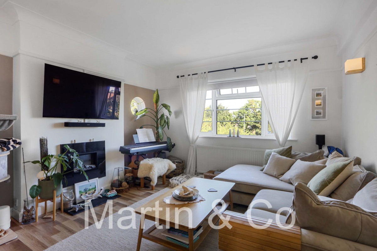 Bushey Road, Raynes Park, SW20
