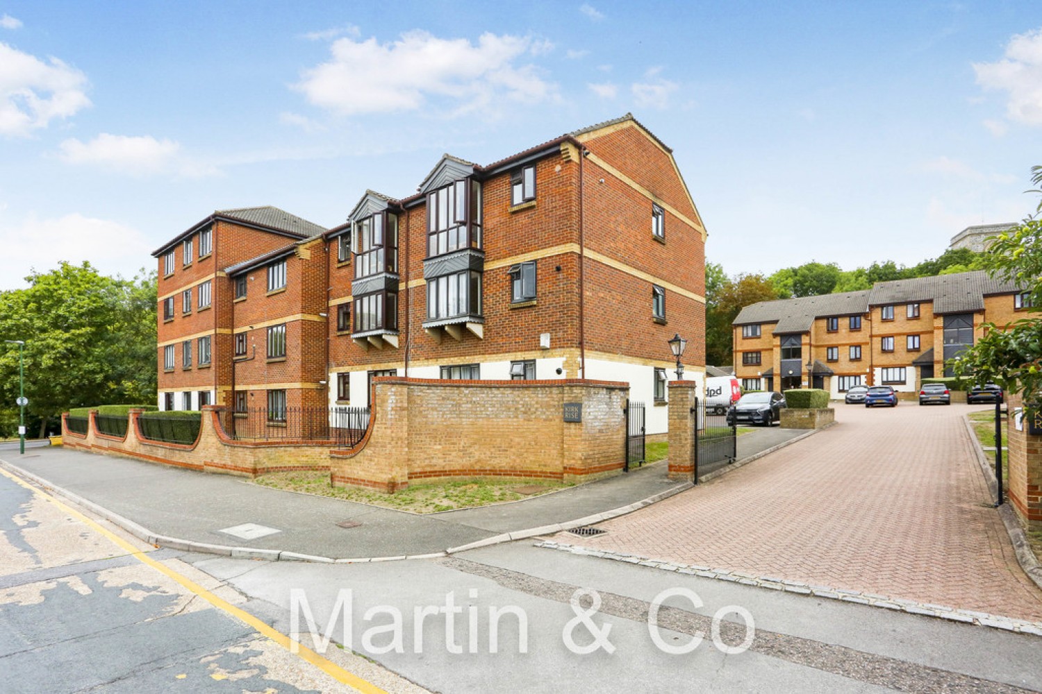 2 bedroom Flat for Sale Kirk Rise, Sutton, SM1