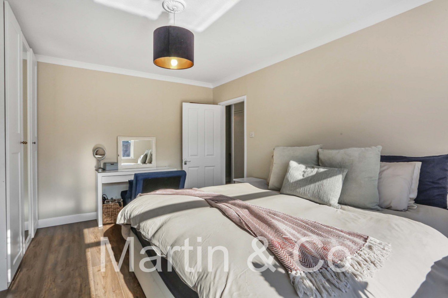 2 bedroom Flat for Sale Dudley Drive, Morden, SM4