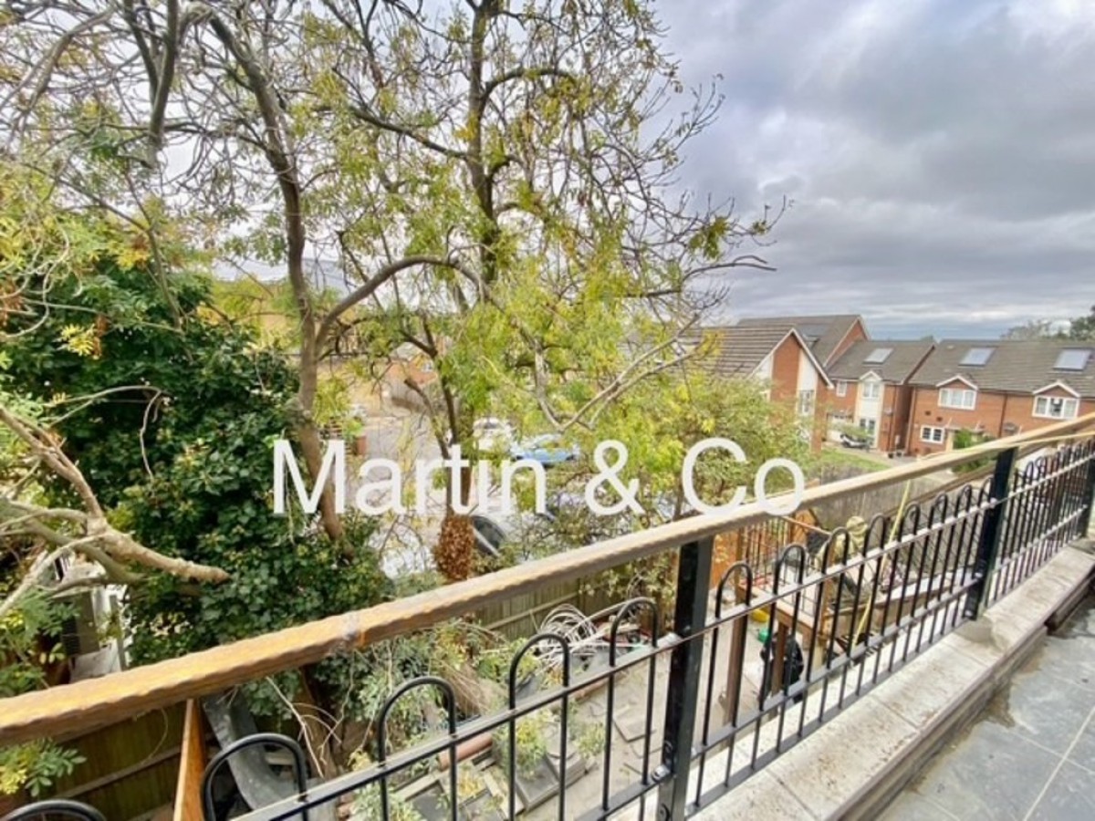 North Cheam, KT4