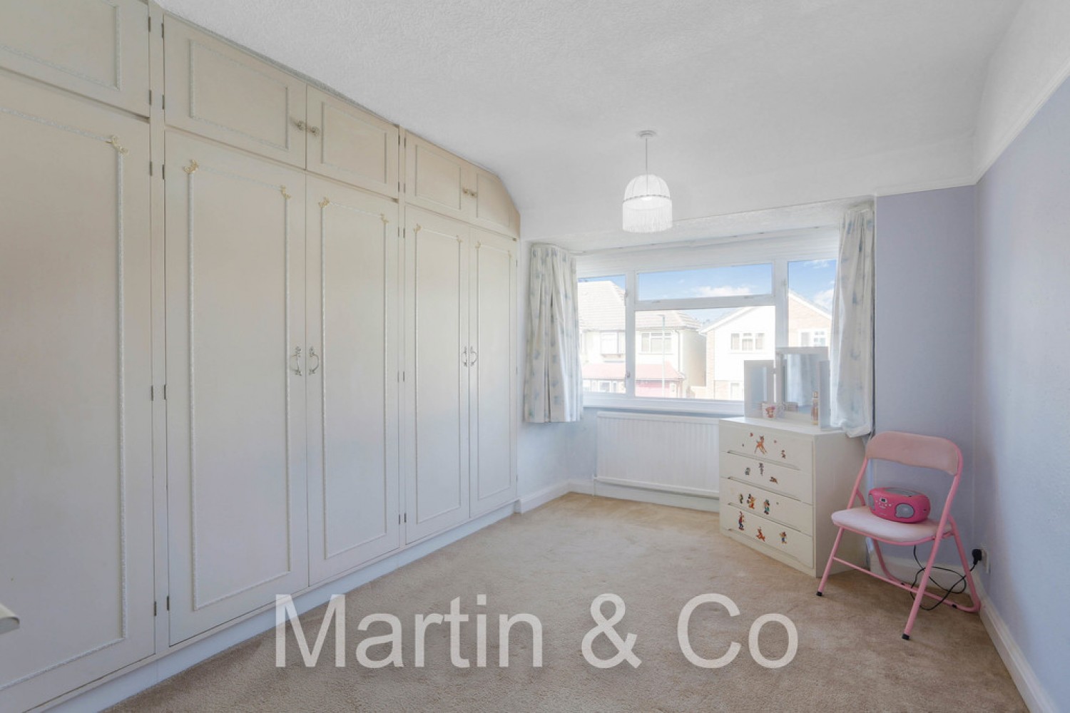 3 bedroom House for Sale Ash Road, Sutton, Cheam, SM3