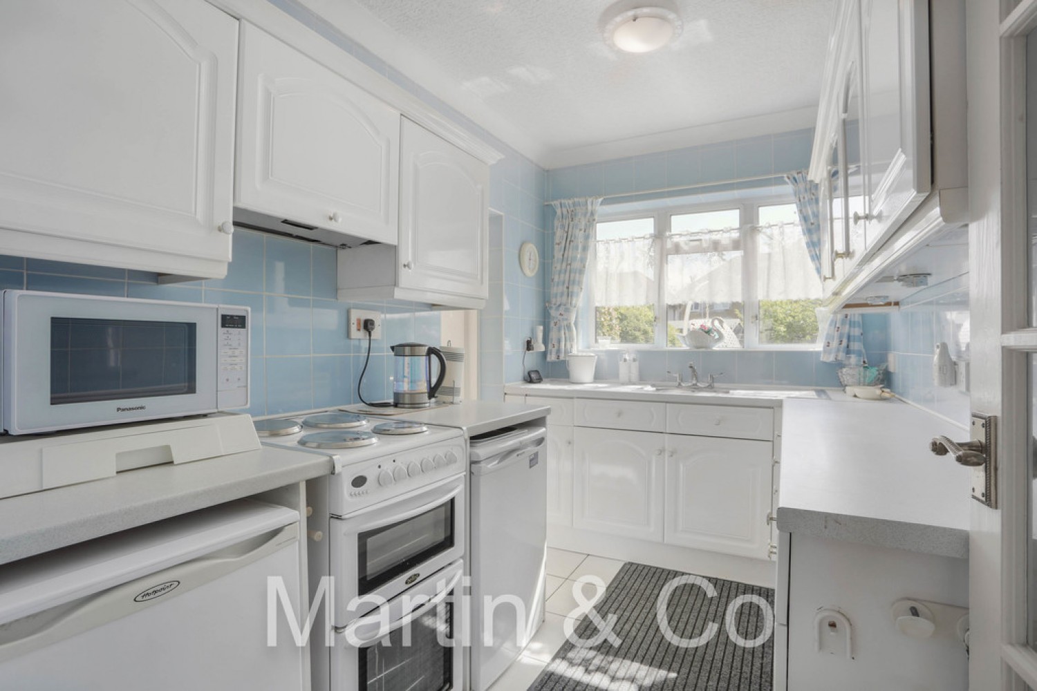 3 bedroom House for Sale Ash Road, Sutton, Cheam, SM3