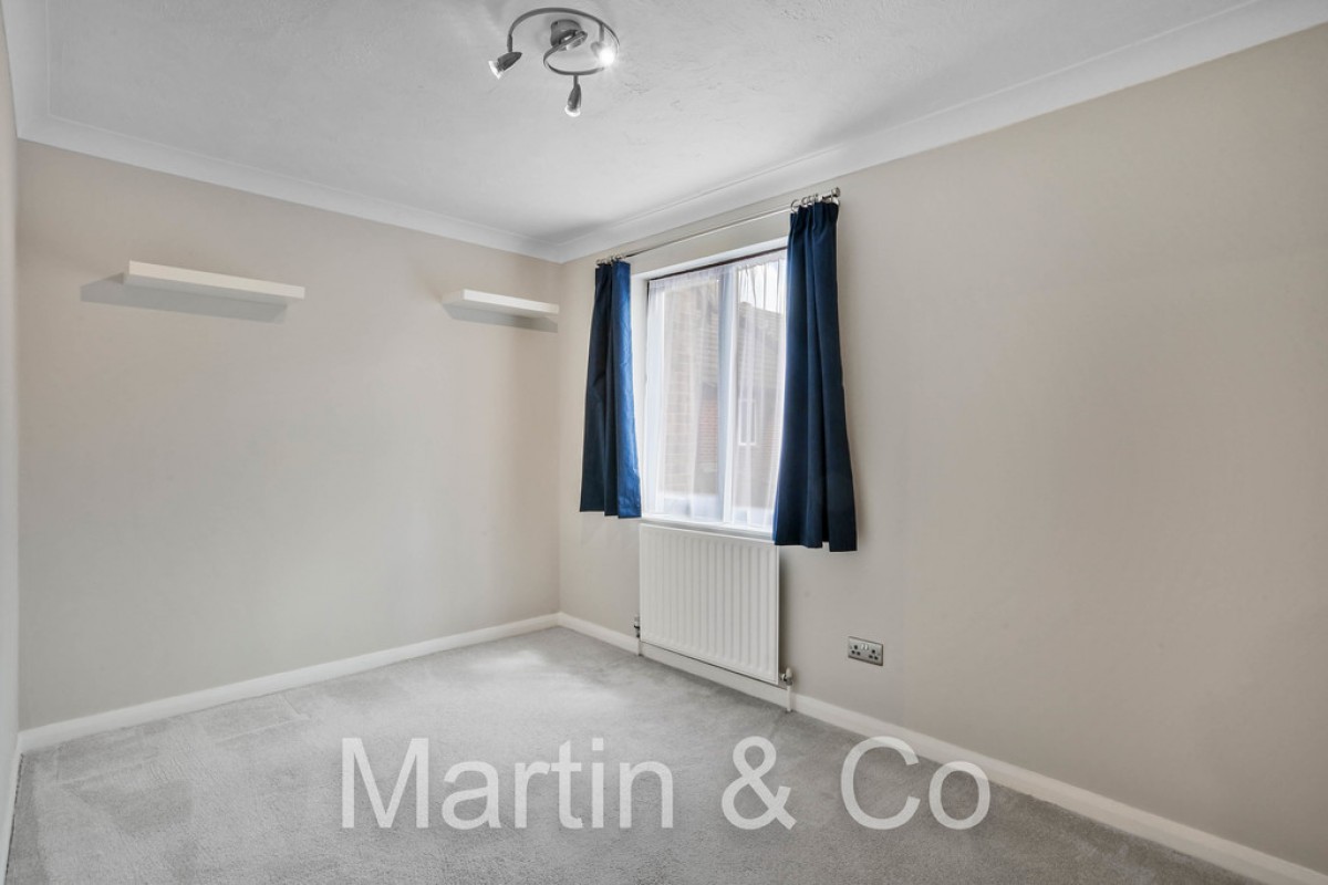 Connaught Gardens, Morden, SM4