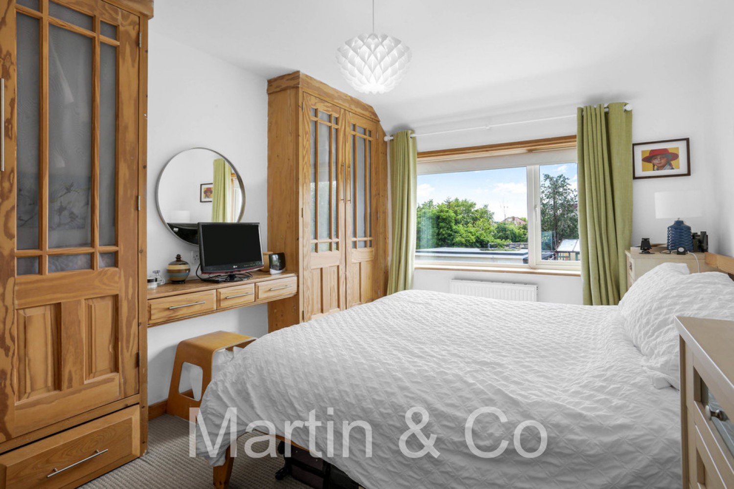 4 bedroom House for Sale Ash Road, Sutton, Cheam, SM3