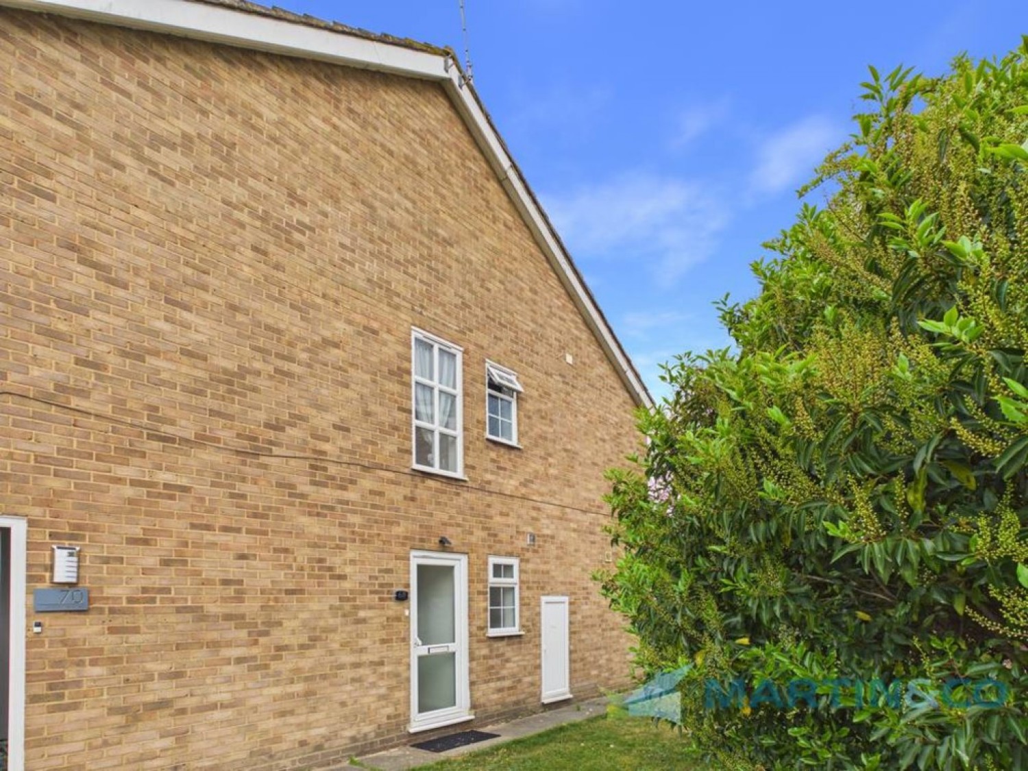2 bedroom Flat for Letting Cramptons Road