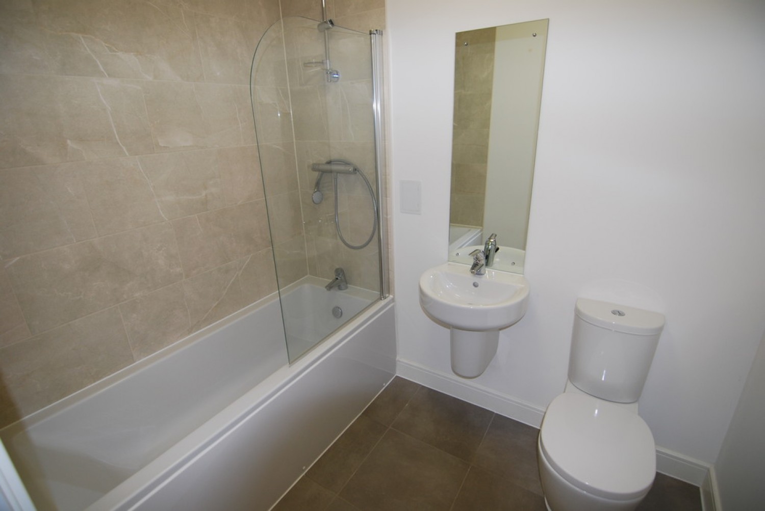2 bedroom Flat for Sale Sovereign Way, Tonbridge