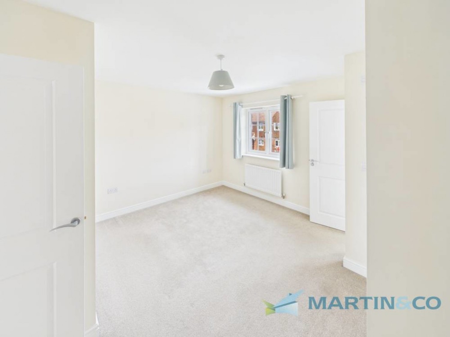 3 bedroom House for Letting Thiepval Drive, Somerhill Green