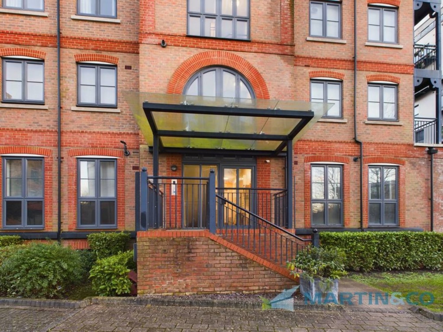 2 bedroom Flat for Letting Cannons Wharf