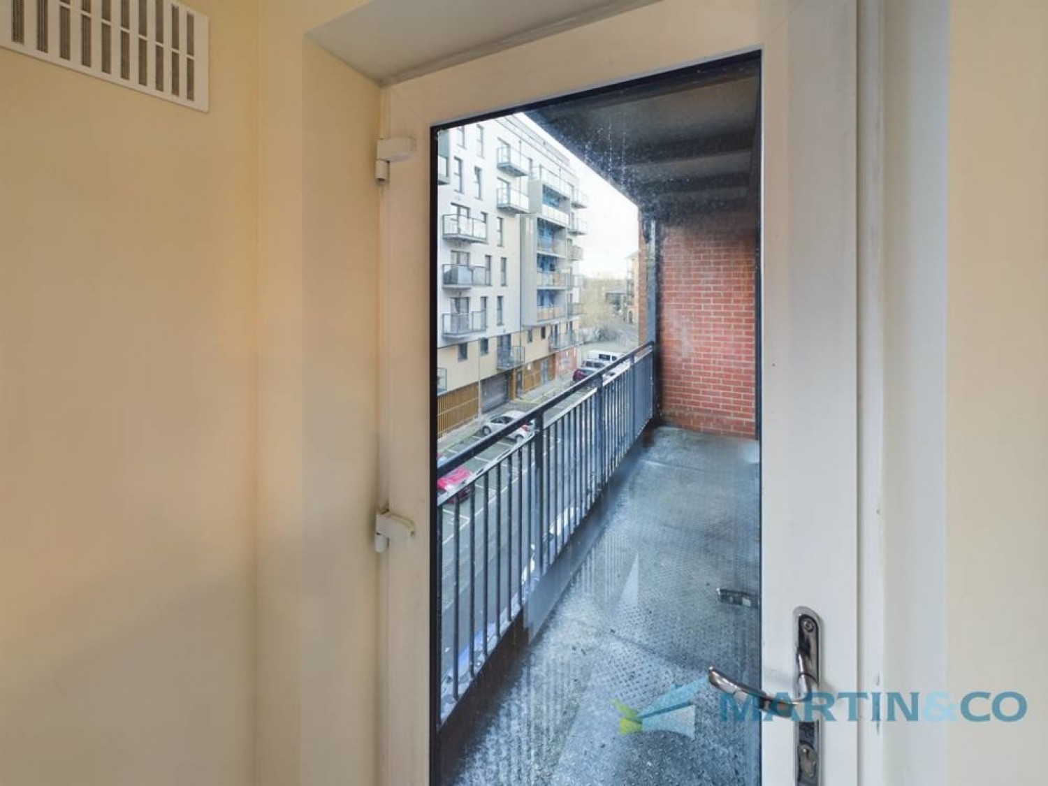 2 bedroom Flat for Letting Cannons Wharf