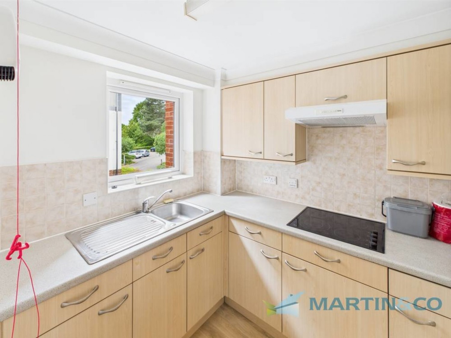Castle Court, Hadlow Road