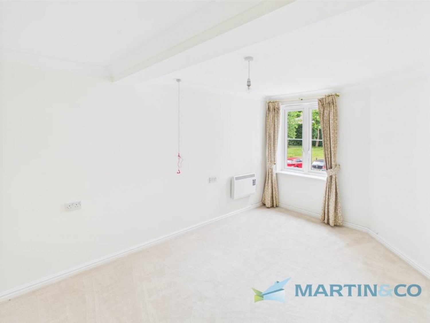 Castle Court, Hadlow Road