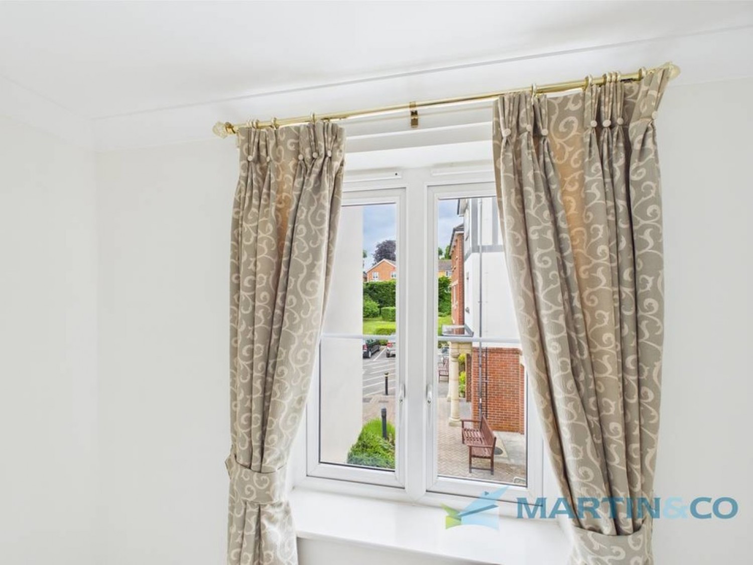 Castle Court, Hadlow Road