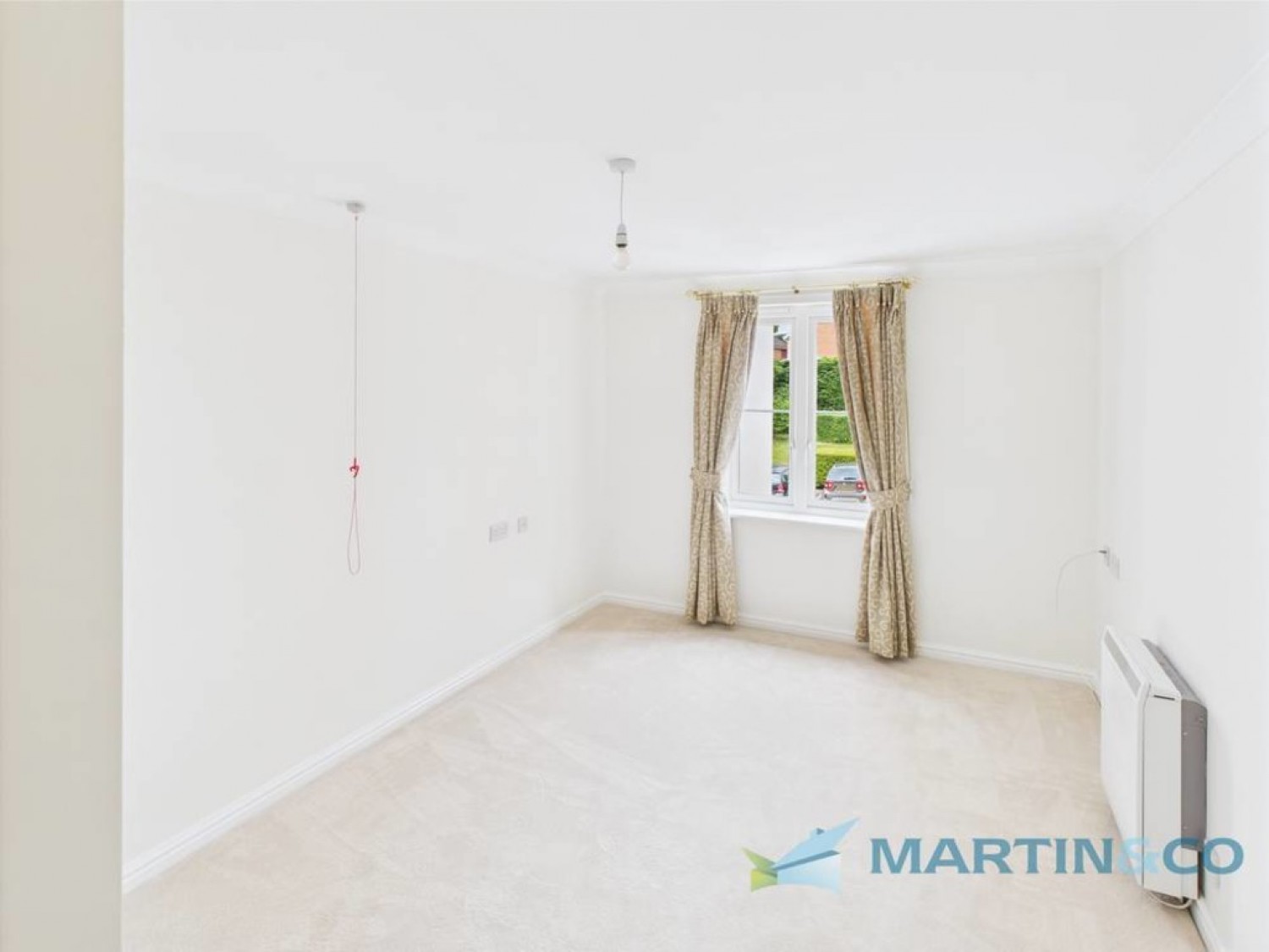 Castle Court, Hadlow Road