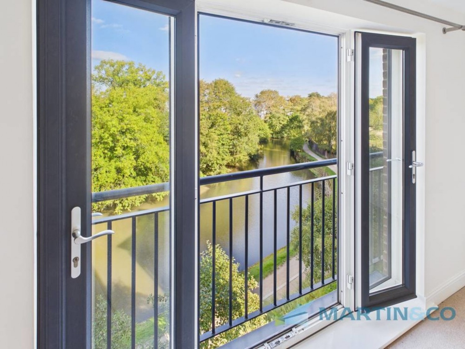 2 bedroom Flat in Medway Wharf Road, Tonbridge