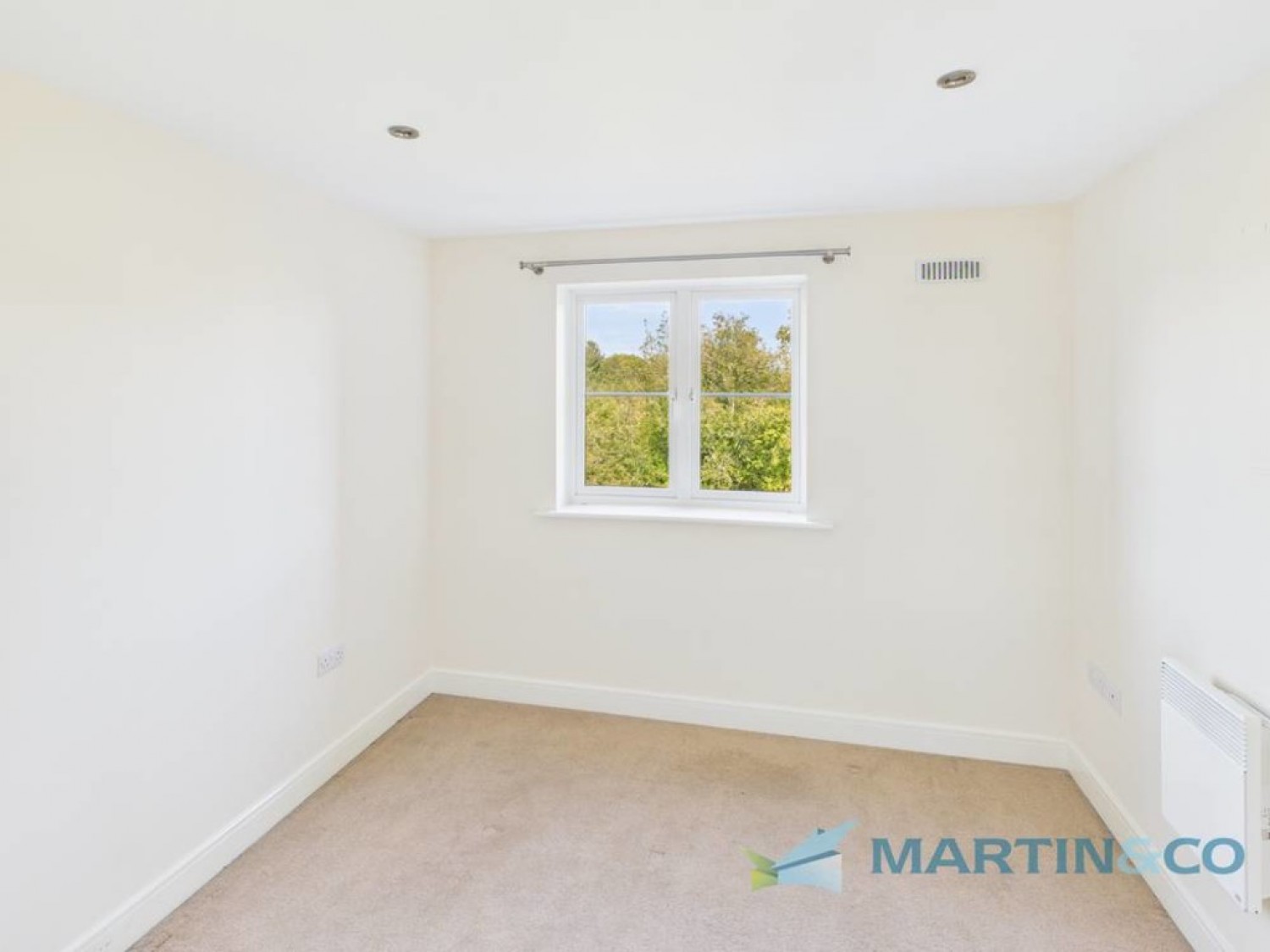 2 bedroom Flat in Medway Wharf Road, Tonbridge