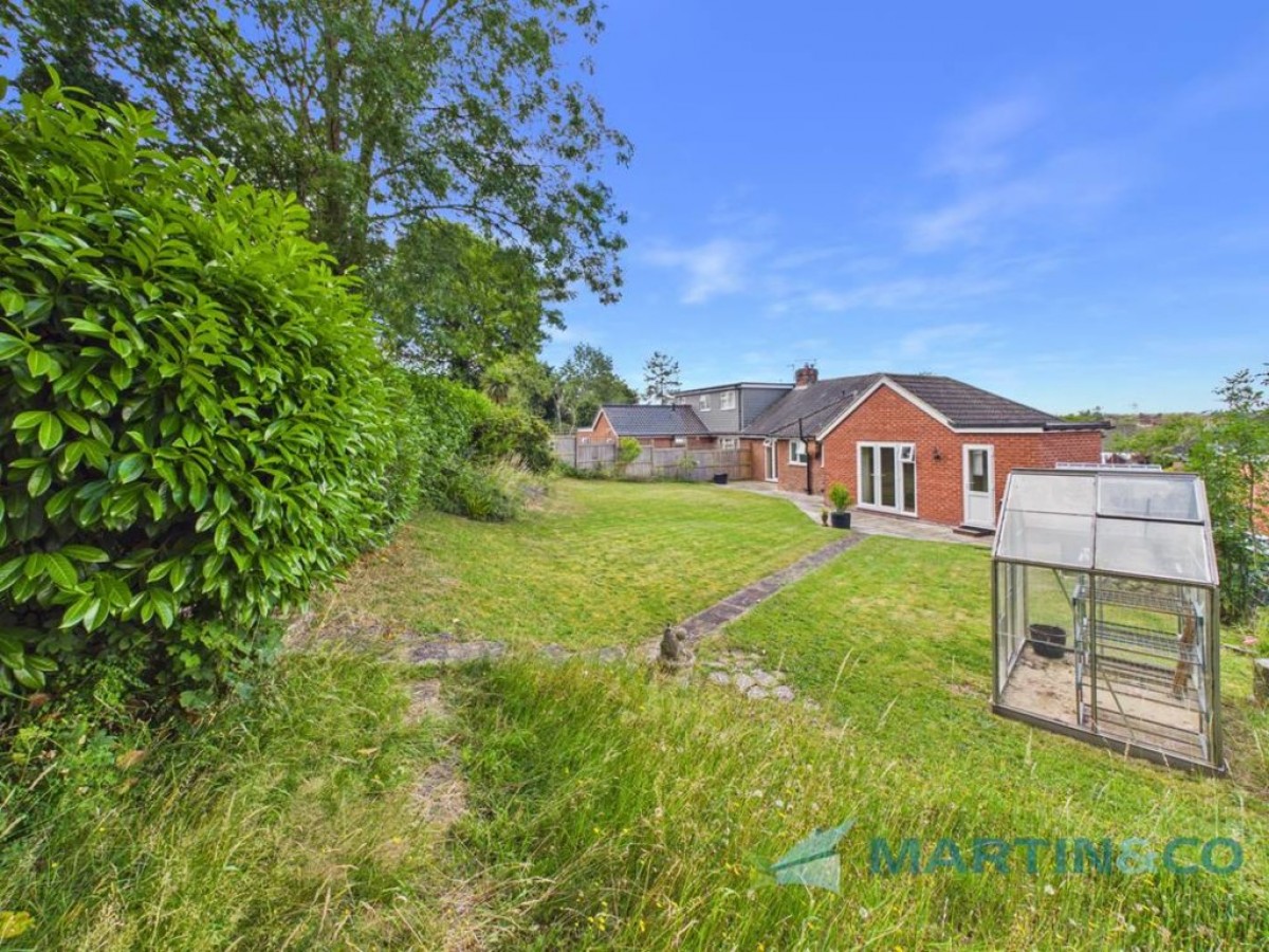 Oaklands Way, Hildenborough
