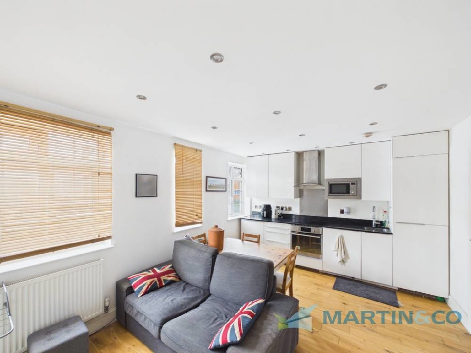 2 bedroom Flat for Auction High Street, Edenbridge, Kent