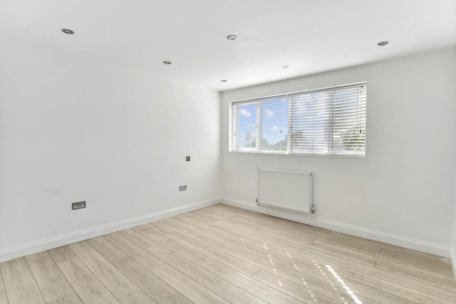 2 bedroom Flat for Letting Cypress Road, Upper Norwood