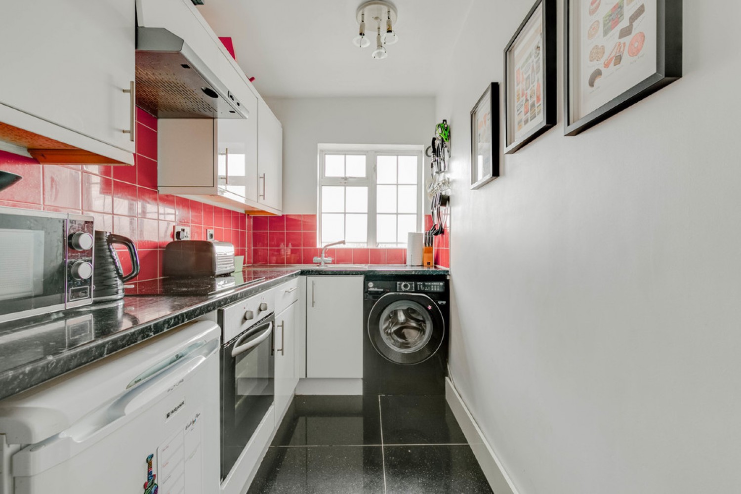 3 bedroom Flat in Beulah Hill, Upper Norwood, Croydon