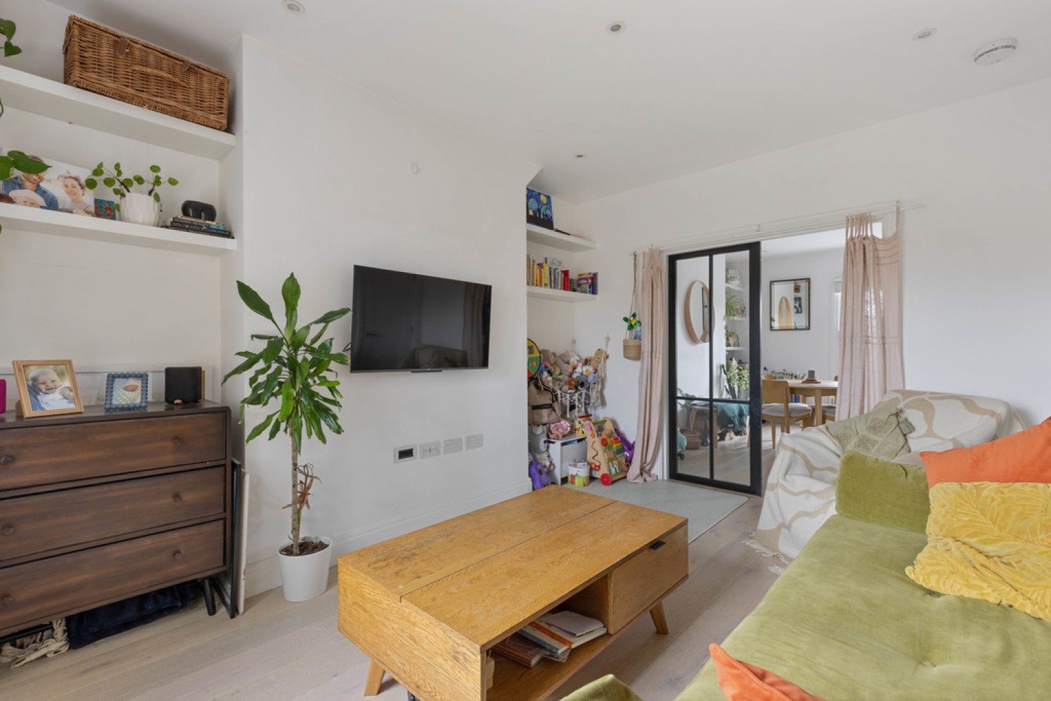 2 bedroom Flat in Camberwell, London, England