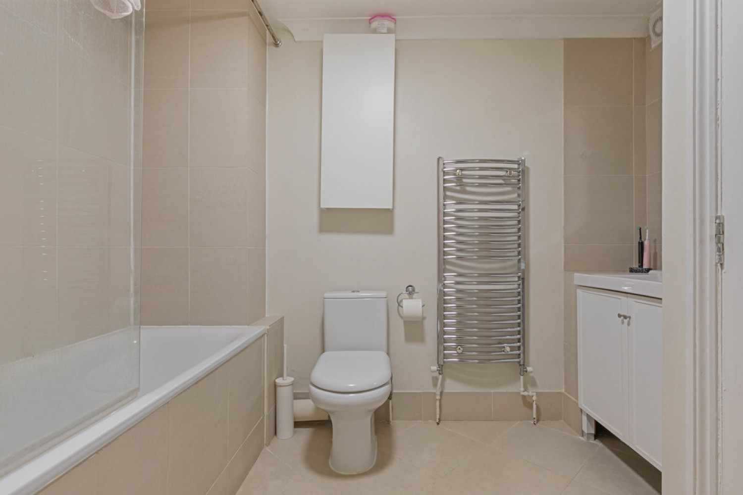 2 bedroom Flat for Sale South Norwood, London, Greater London