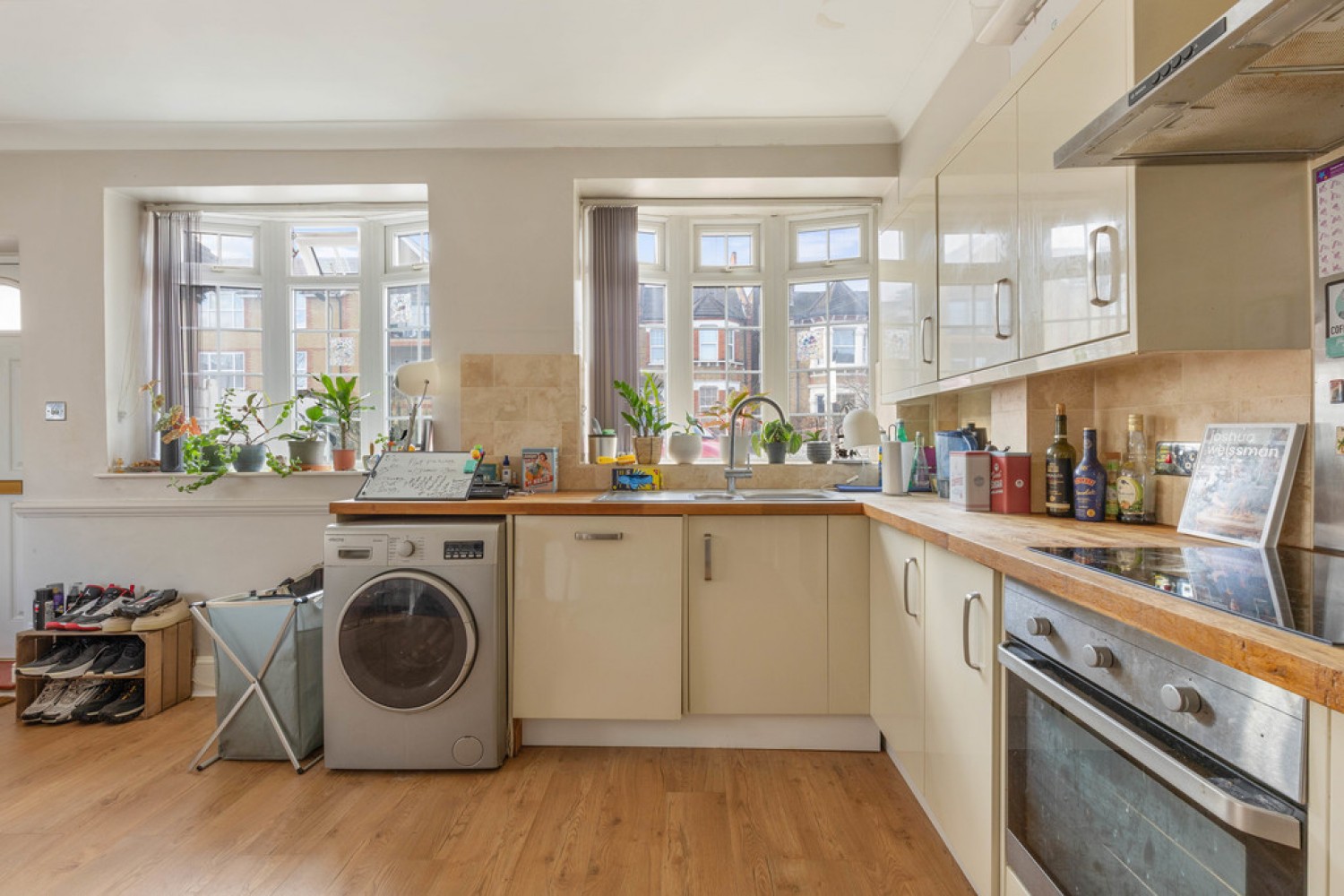 1 bedroom Flat for Sale Golden Mews, 15 Howard Road