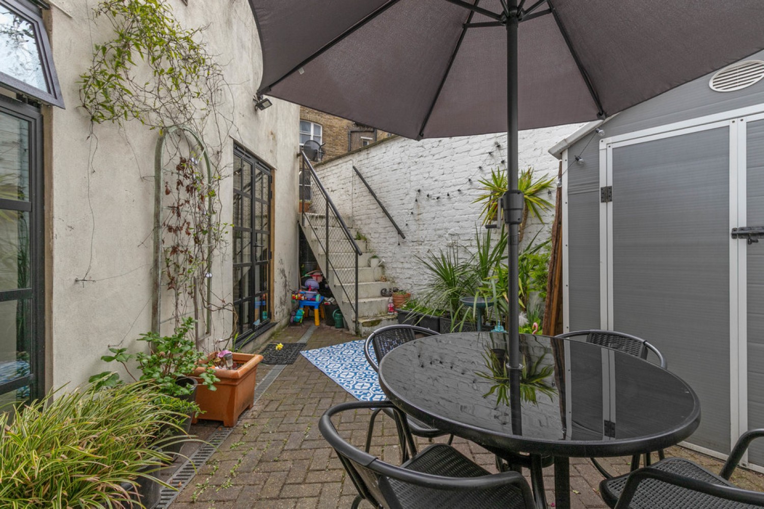 2 bedroom Flat for Sale Crystal Palace, London, Greater London