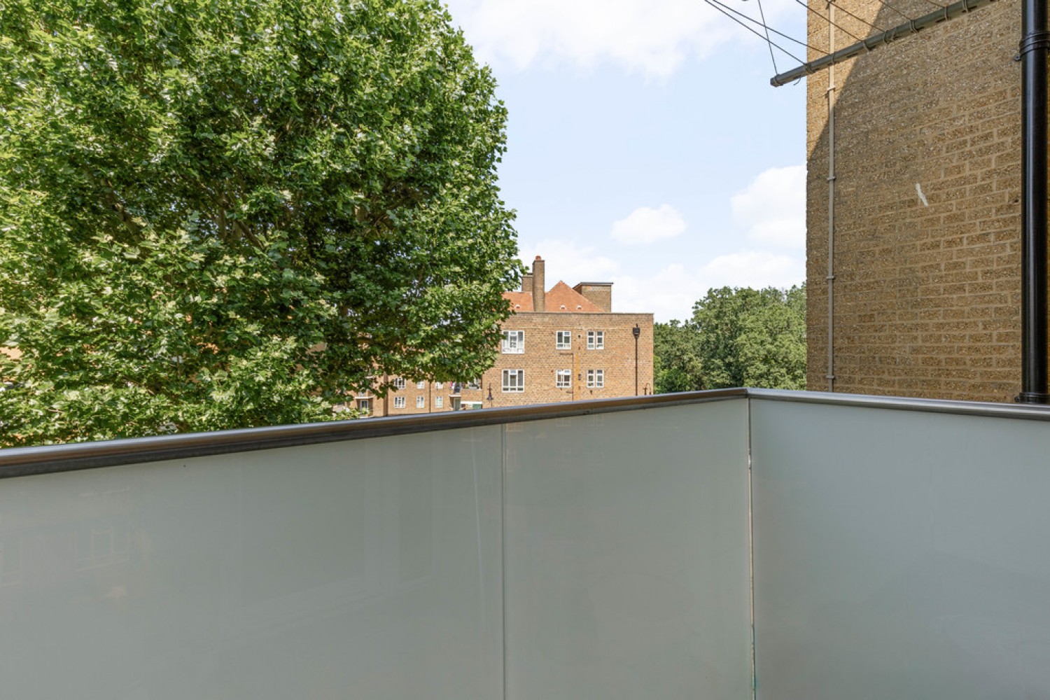 4 bedroom Flat for Sale Kingswood Estate, London, Greater London
