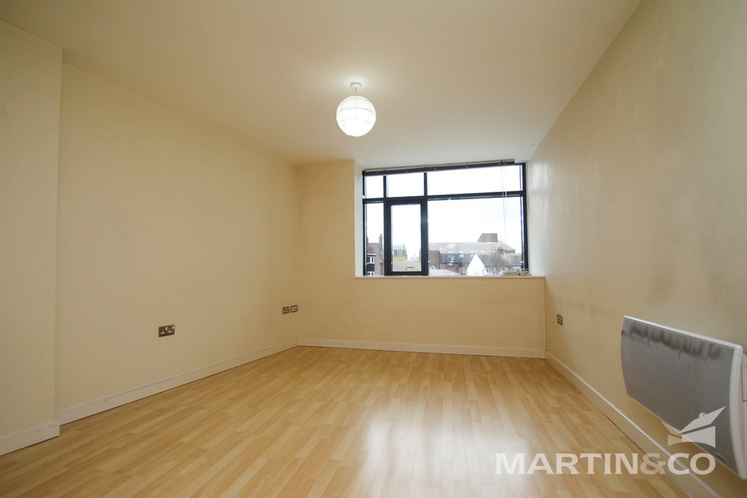 1 bedroom Flat for Letting Wells Crescent, Marconi Plaza