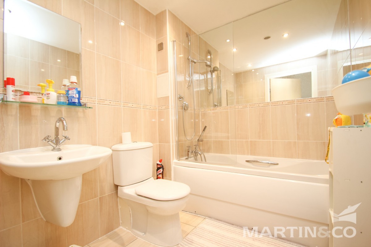 Wells Crescent, City Centre