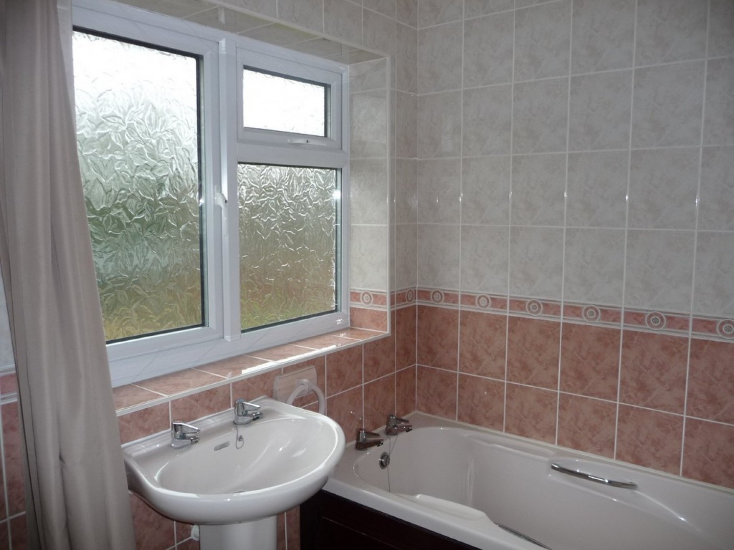 3 bedroom House for Letting Berwick Avenue, Chelmsford