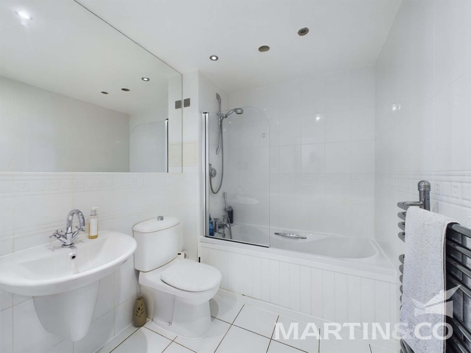 2 bedroom Flat for Letting Wells Crescent, Chelmsford