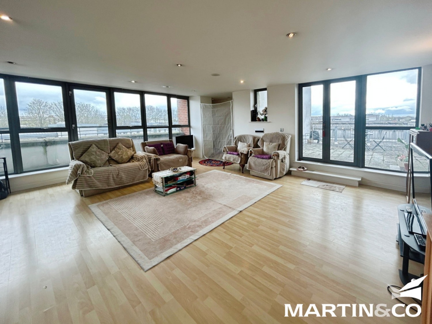 2 bedroom Flat for Letting Victoria Court, Chelmsford