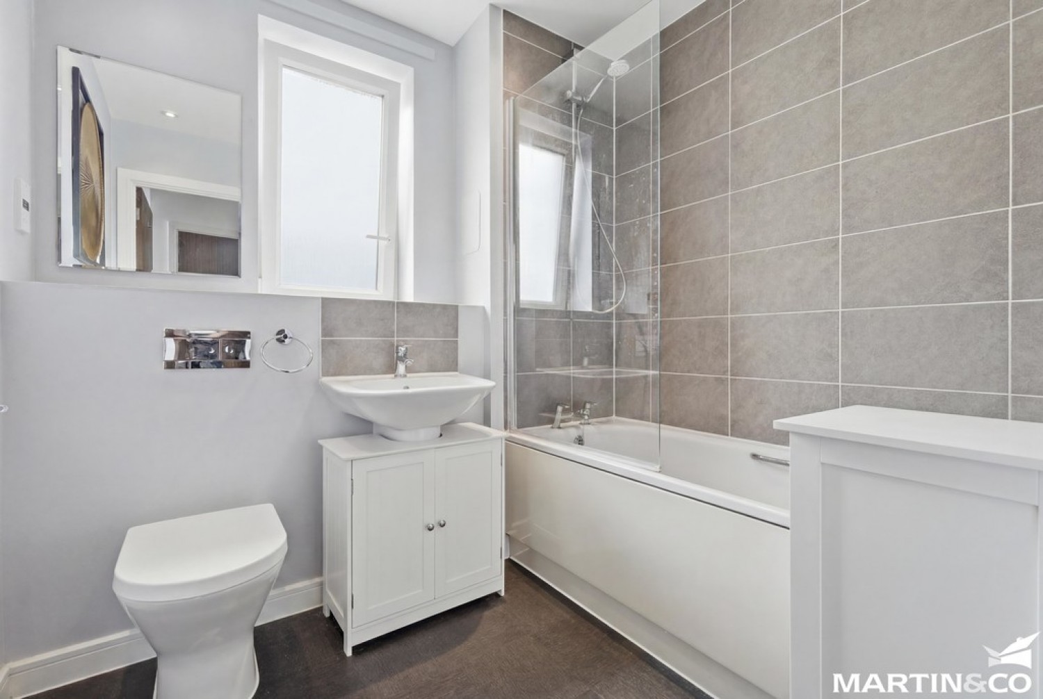 2 bedroom Flat for Sale Cunard Square, Chelmsford, Essex