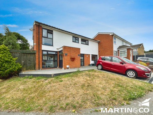 Roland Close, Broomfield