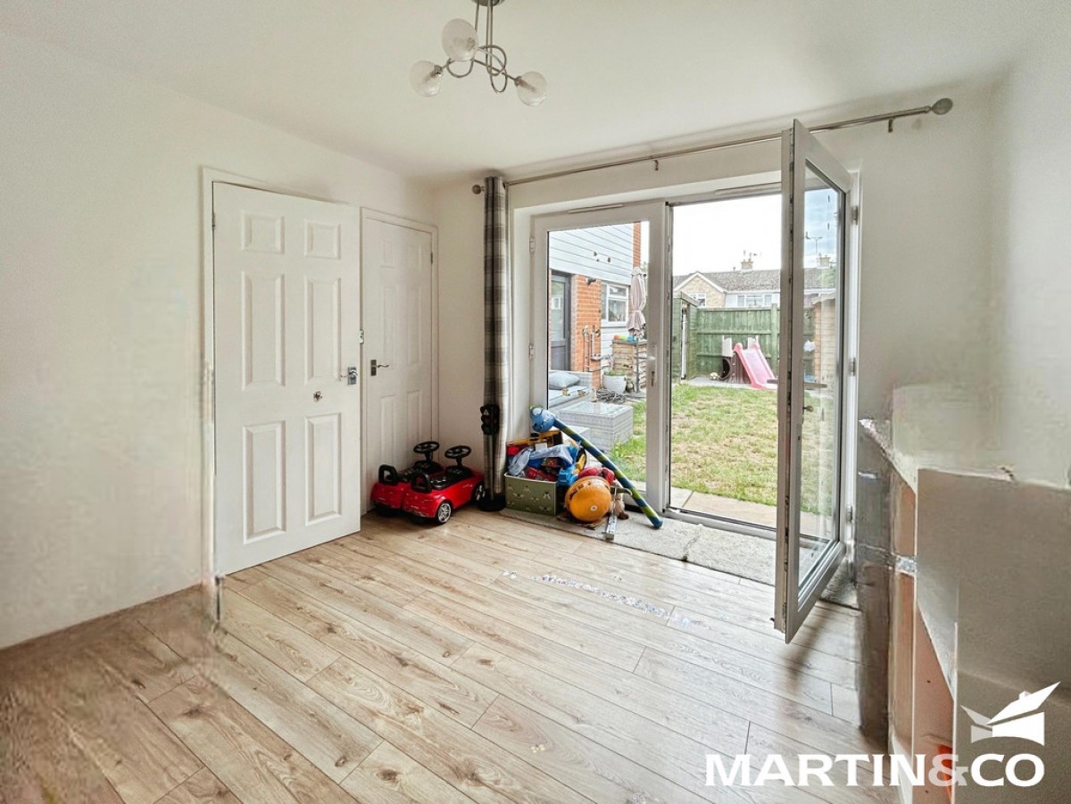 Roland Close, Broomfield