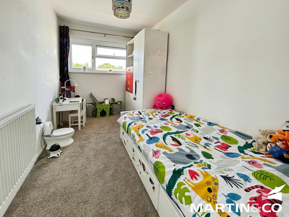 Roland Close, Broomfield