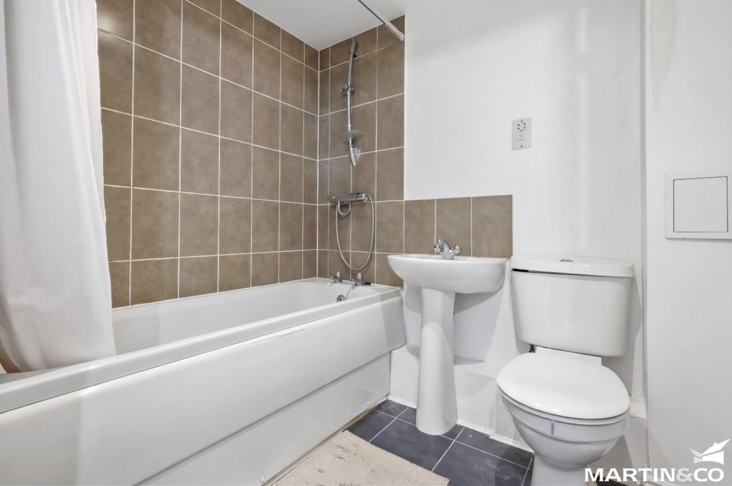 2 bedroom Flat for Sale Derwent Court, Hobart Close, Chelmsford