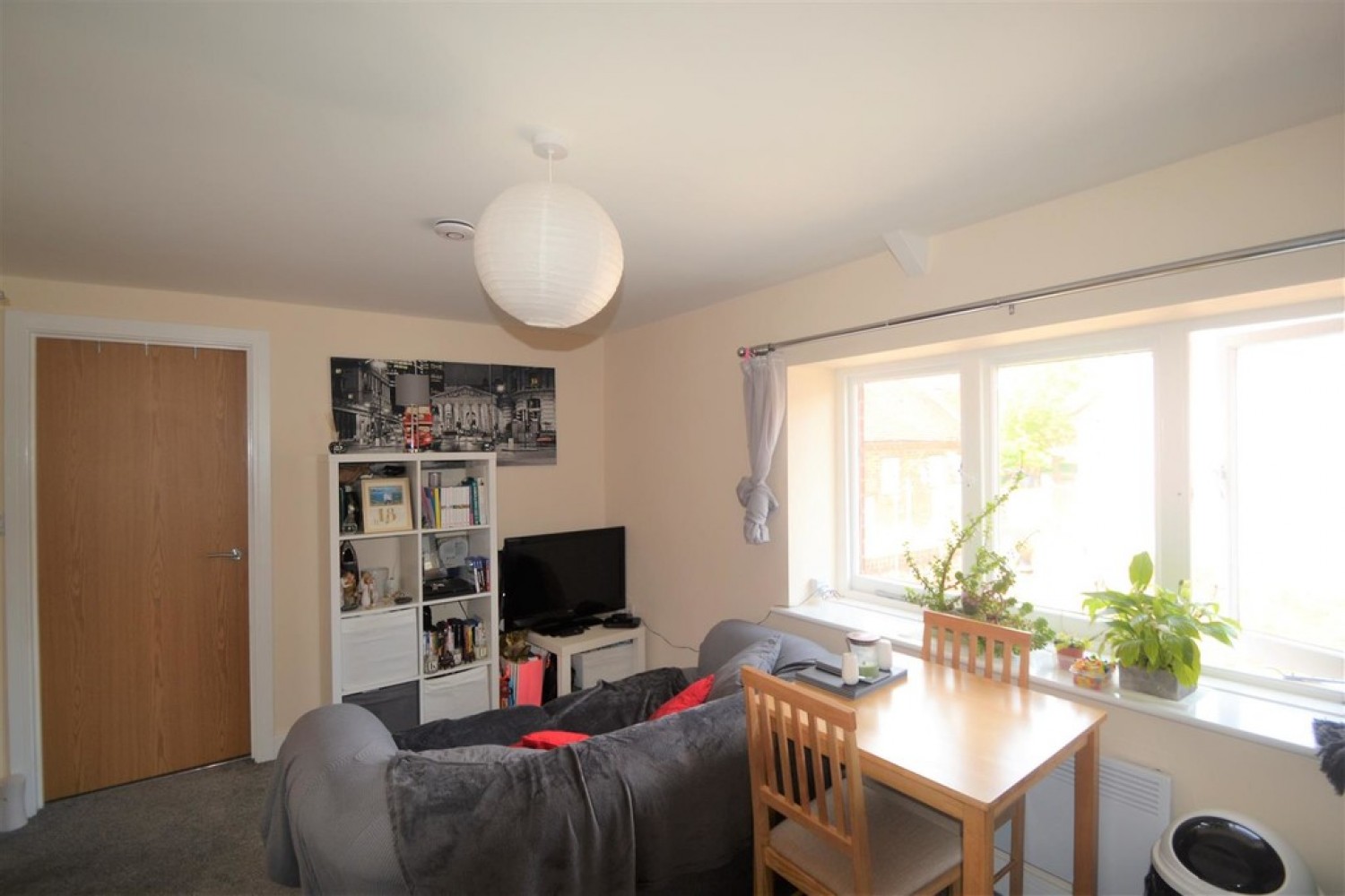1 bedroom Flat for Letting High Street, Ringwood
