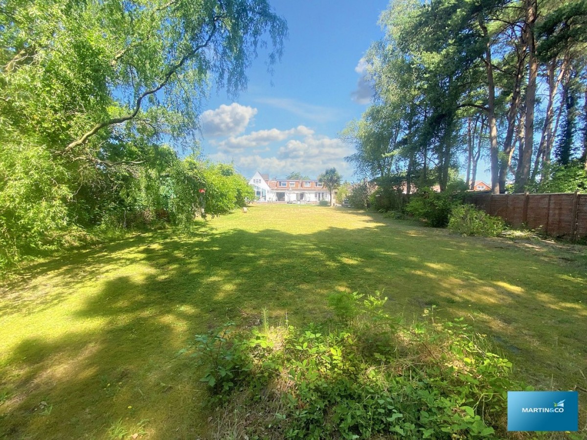 Firtree Close, St Leonards, BH24