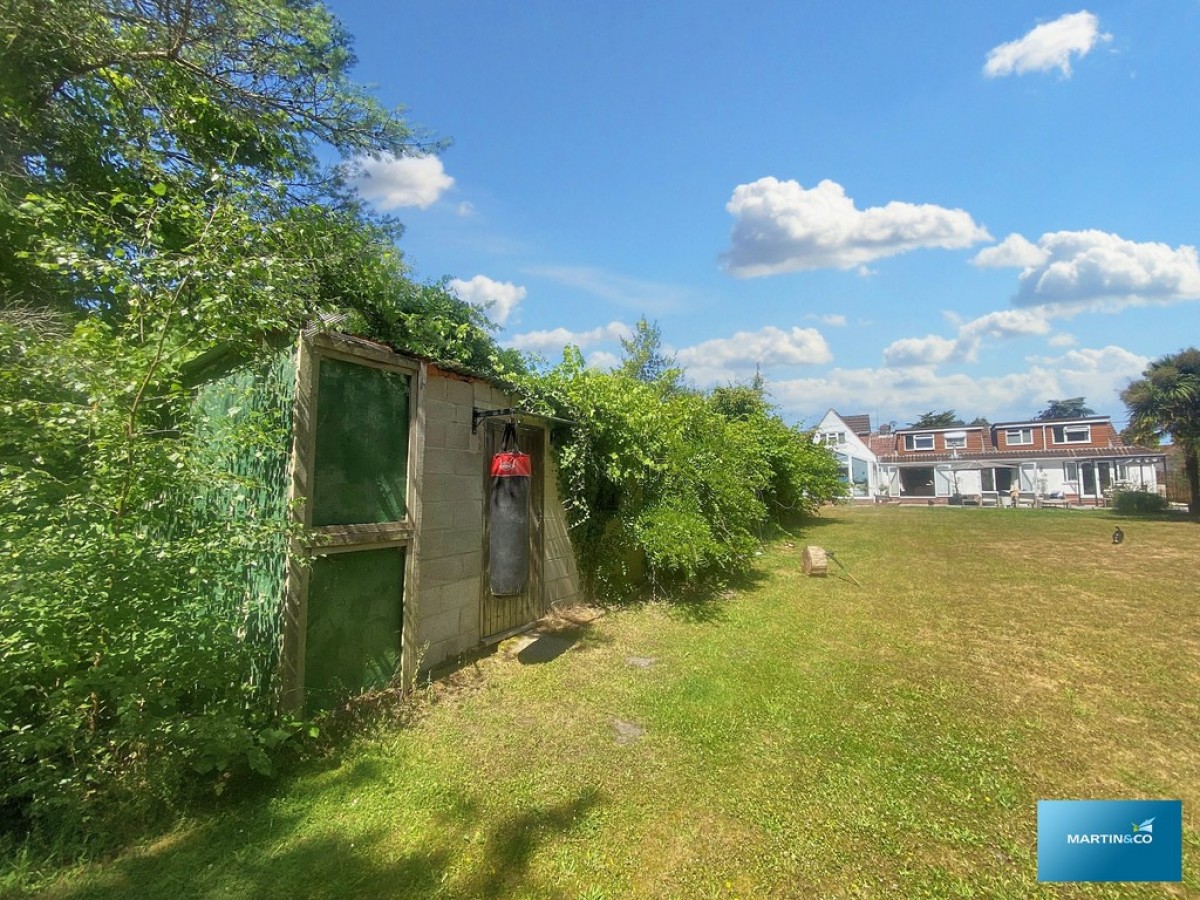 Firtree Close, St Leonards, BH24