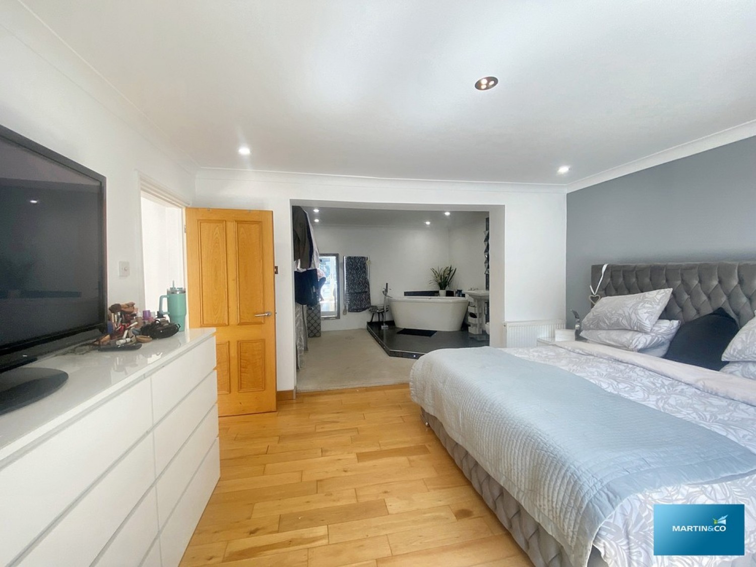 Firtree Close, St Leonards, BH24