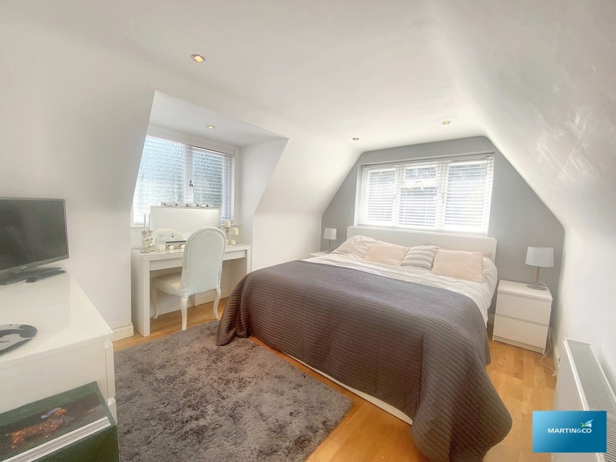 Firtree Close, St Leonards, BH24