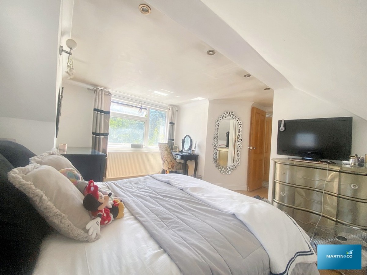 Firtree Close, St Leonards, BH24